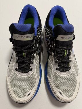 New Balance Men's White, Gray & Blue Athletic Running Shoes